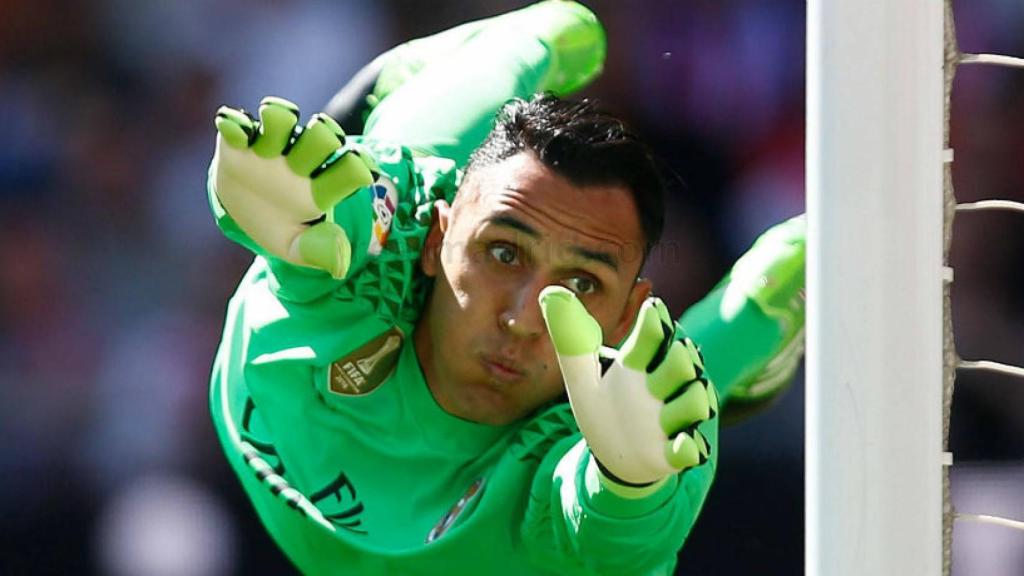 Keylor Navas logra parar el esférico