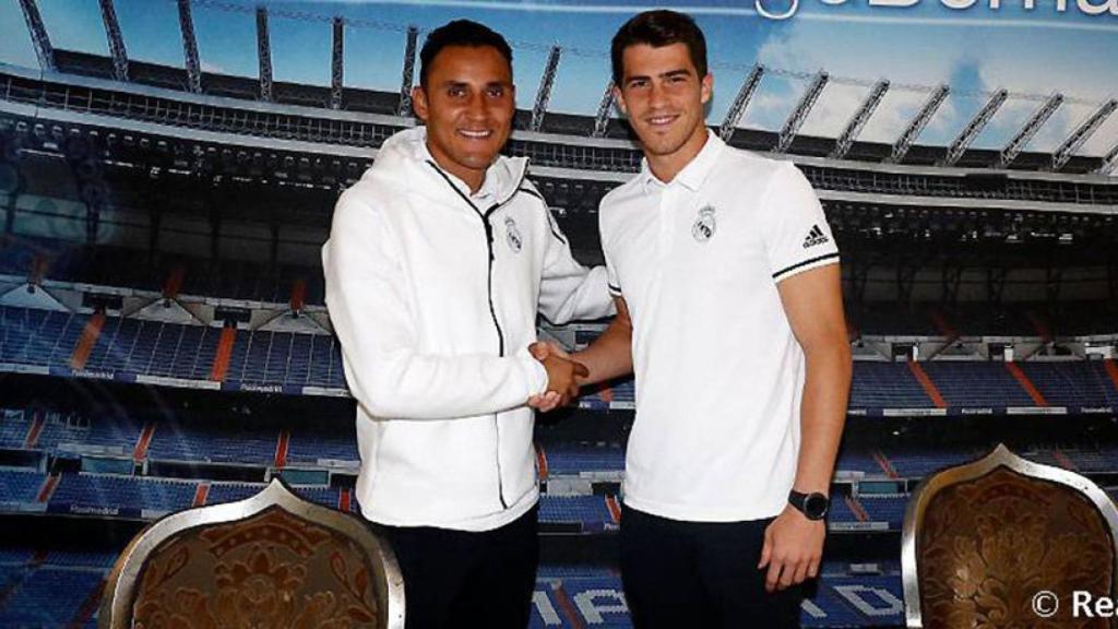 Keylor Navas y Rubén Yáñez en la sesión de firmas en Vigo.