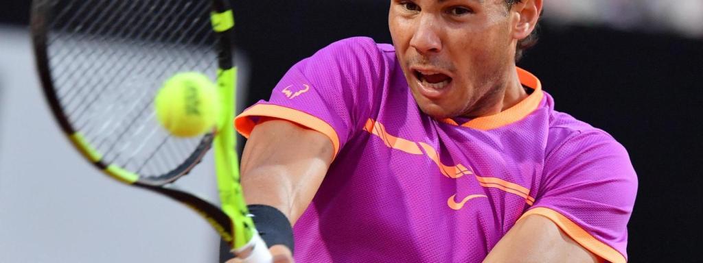 Nadal, golpeando un revés ante Sock.