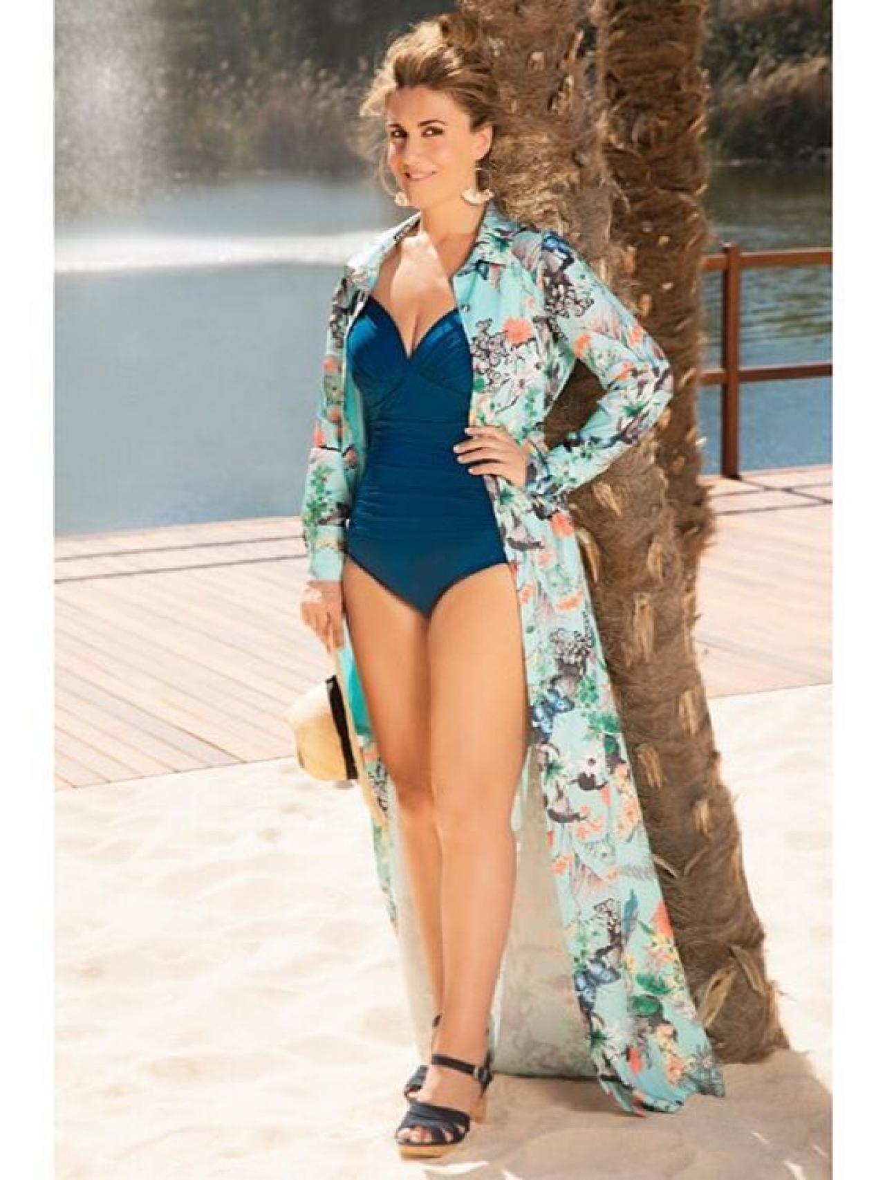 La periodista en un posado en bañador.