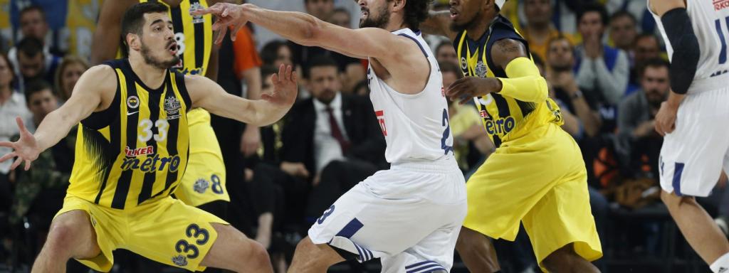Sergio Llull, durante el encuentro de semifinales en Estambul.
