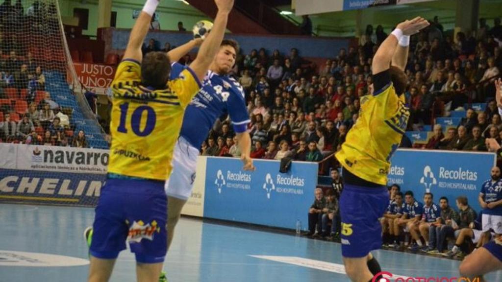 atletico-valladolid-bidasoa-balonmano-17