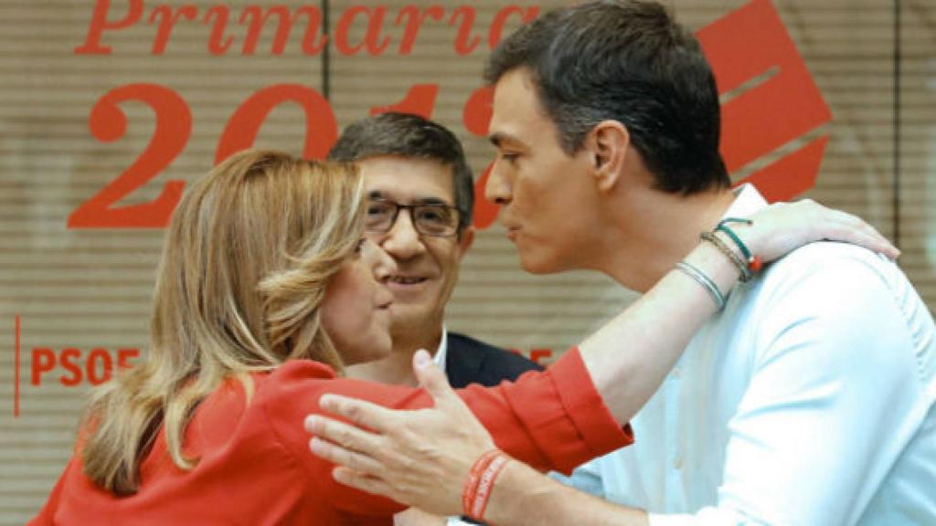 Saludo afectuoso de los tres candidatos antes de su único debate.