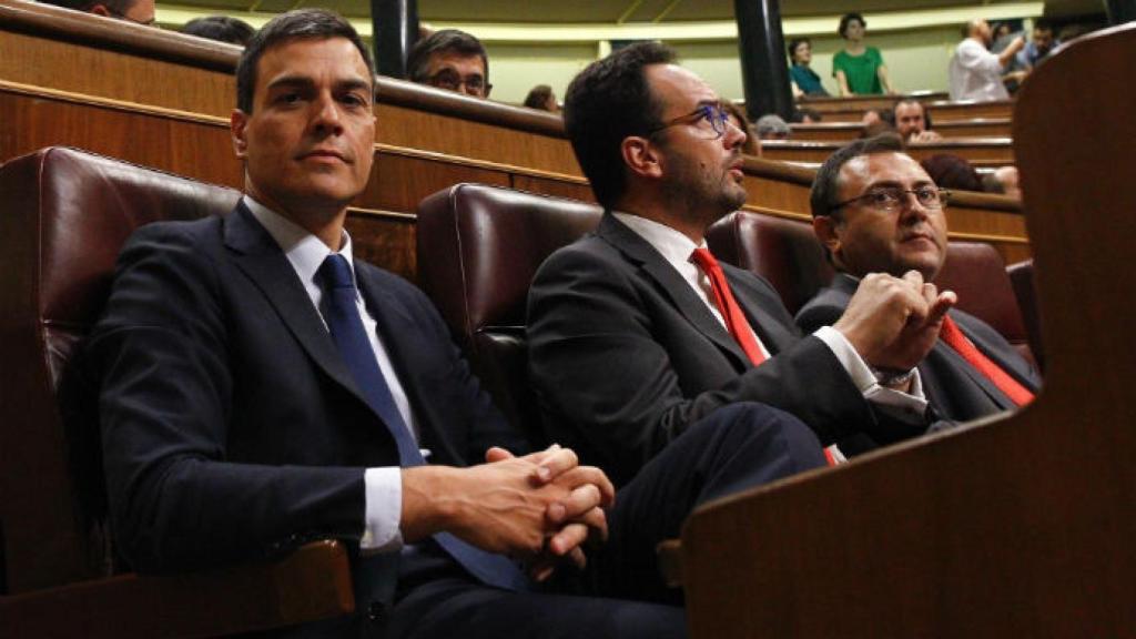 Pedro Sánchez en una imagen de archivo junto a Antonio Hernando.