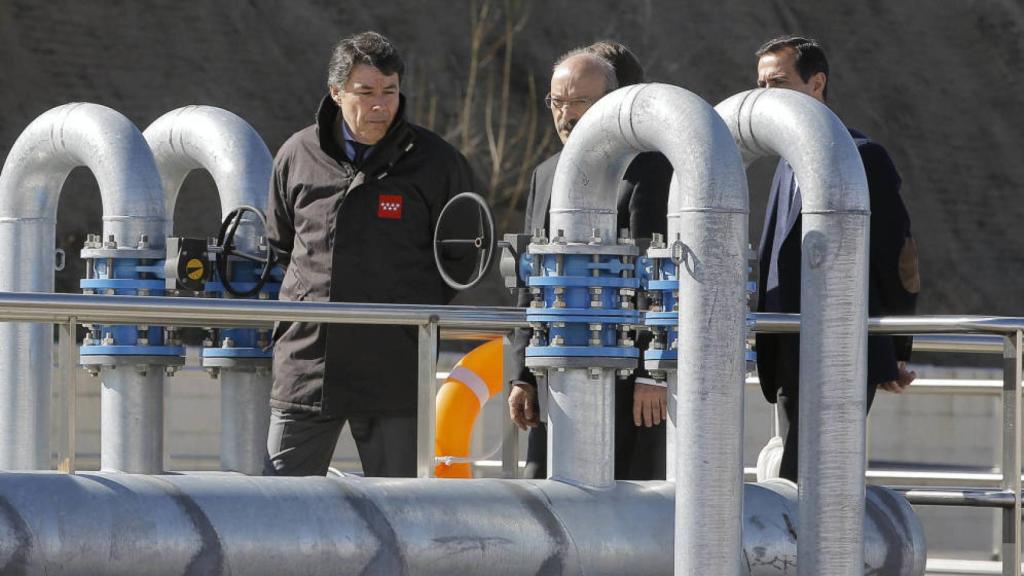 El expresidente madrileño, Ignacio González, en una visita al Canal de Isabel II.