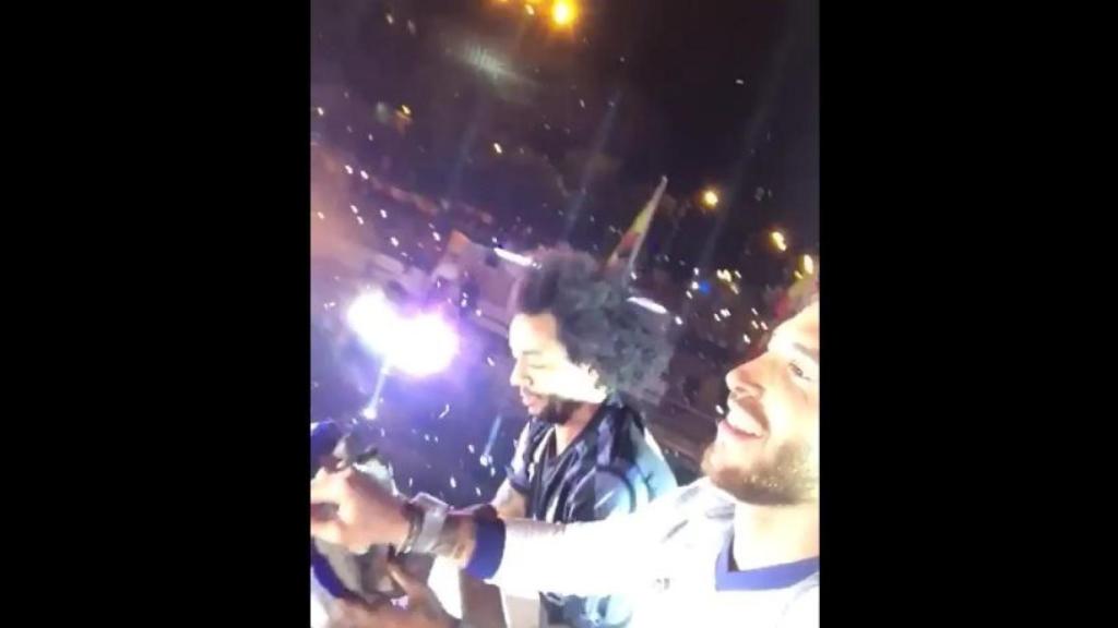 Ramos y Marcelo en la Cibeles. Foto: @sr4oficial