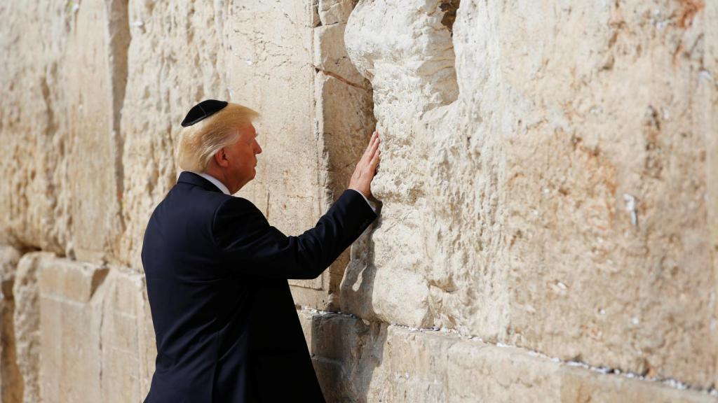Trump, en el Muro de las Lamentaciones, durante su viaje a Israel