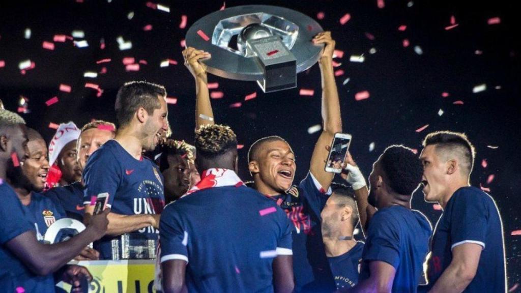 Mbappé celebra la Ligue 1. Foto: Twitter (@KMbappe)