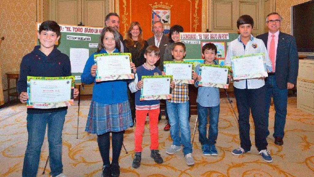 2014-05-27-DIPLOMAS-CONCURSO-ESCOLAR-EL-TORO-BRAVO