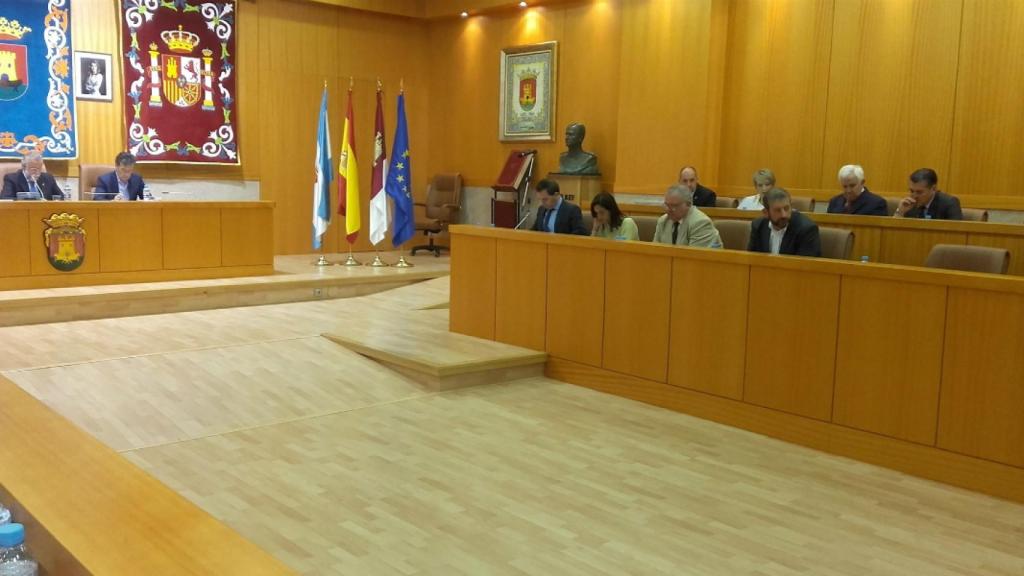 Jaime Ramos y los grupos durante el debate de la moción