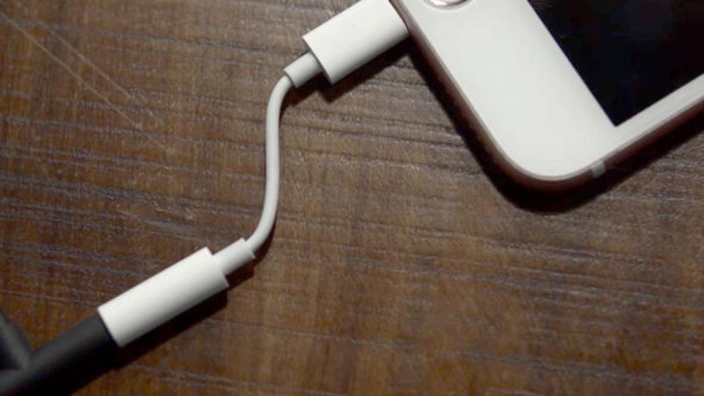 ¿Merece la pena cambiar el jack de 3,5 mm por un segundo puerto USB?