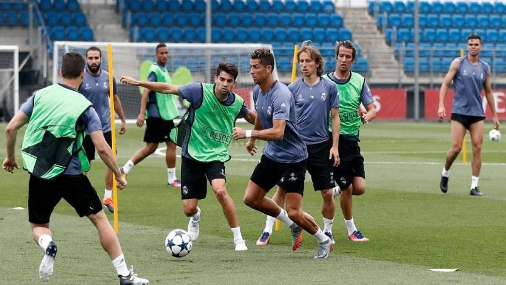 Los jugadores en el entrenamiento