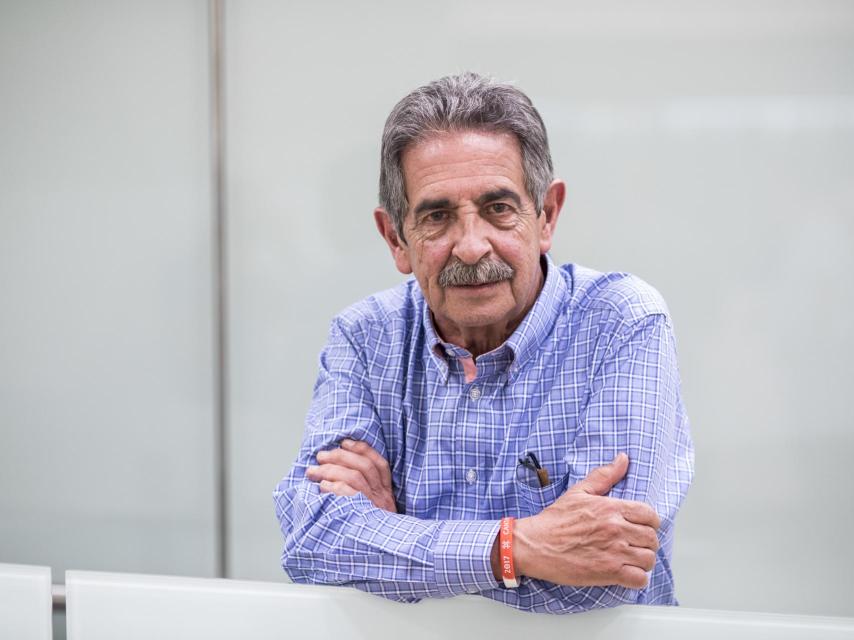 Revilla es político y estrella televisiva, cada vez que sale en antena aumenta la audiencia.