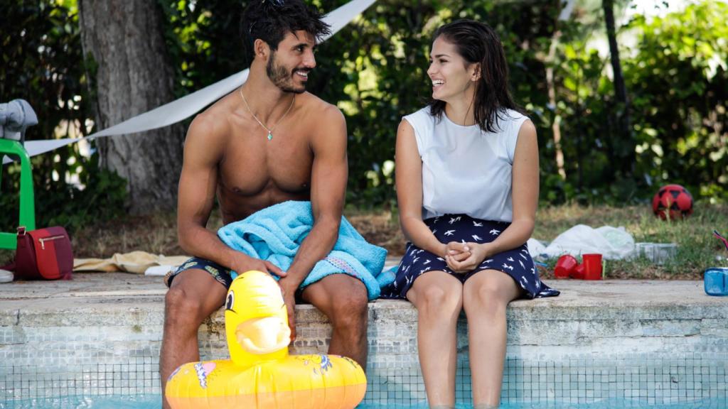 Diego Martínez-y Sara Sálamo en Como la espuma.