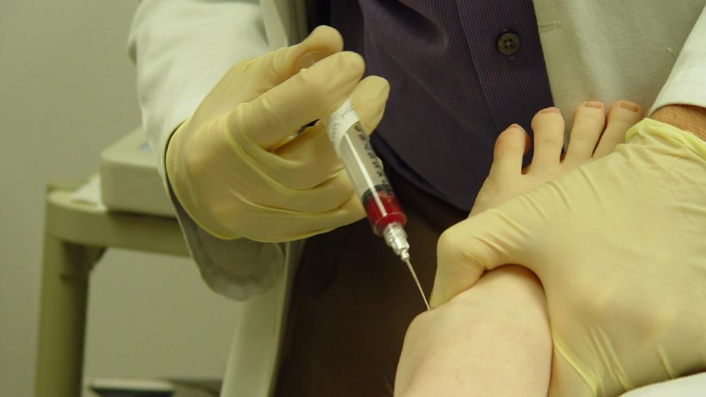 ¿Eres mayor y te gusta tirar el dinero? Esta empresa ofrece rejuvenecerte con sangre joven