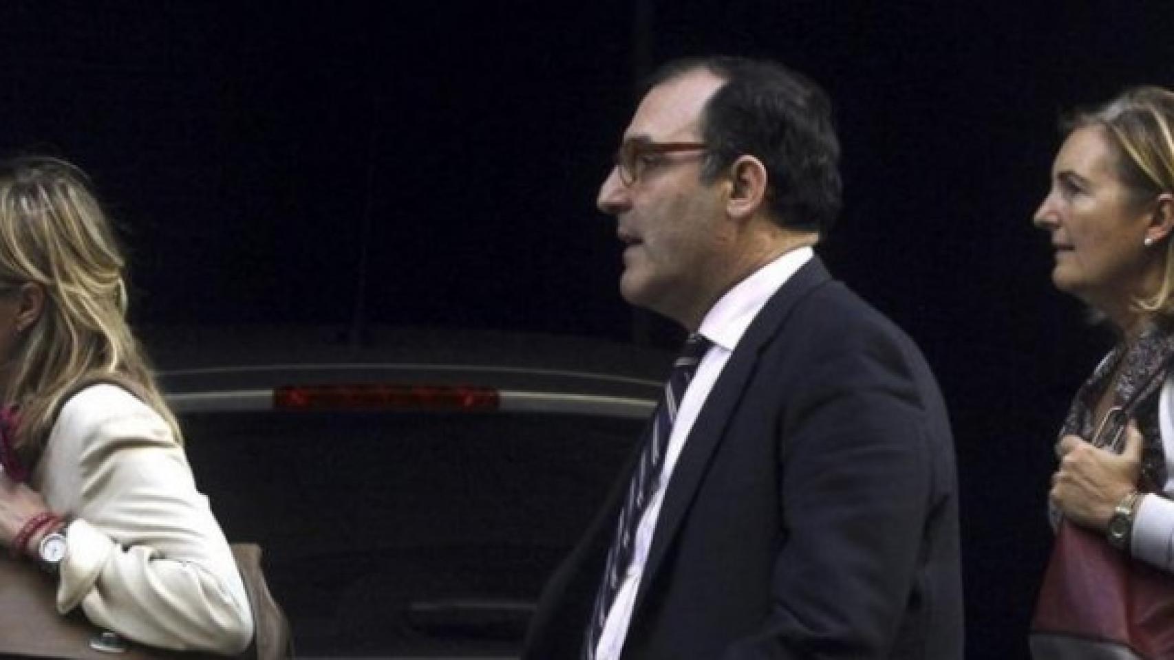 El juez de la Audiencia Nacional Eloy Velasco junto a las fiscales del caso Púnica.