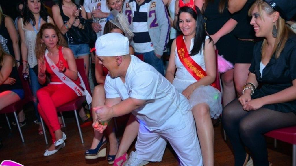 Las actuaciones de personas con enanismo en despedidas cuestan en torno a 120 euros por actuación.