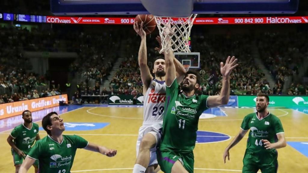 Llull en el tercer partido contra Unicaja. Foto: acb.com