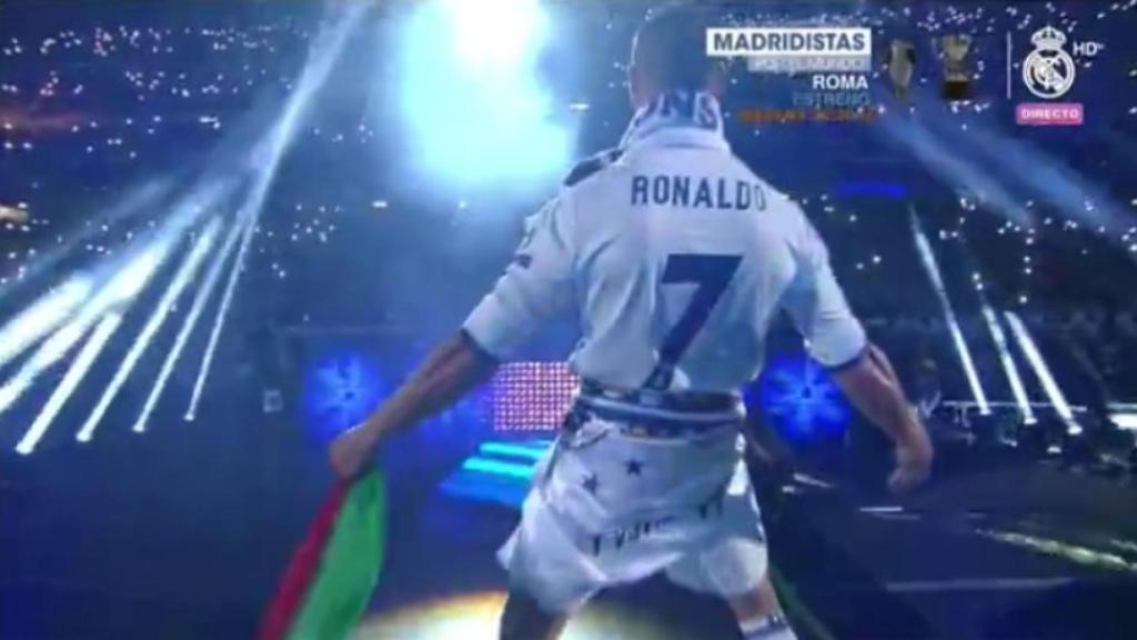 Cristiano durante la fiesta en el Bernabéu