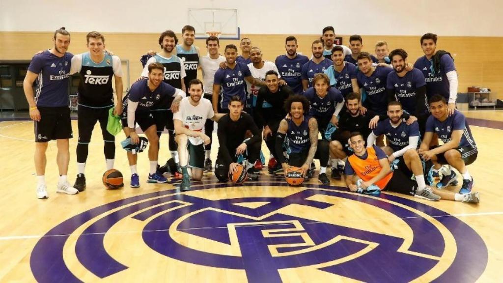 Entrenamiento conjunto de fútbul y baloncesto