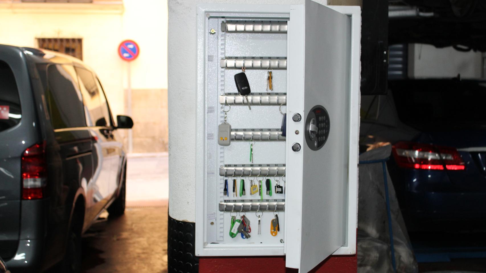 Cajetín en el que las empresas de 'aparcacoches' guardan las llaves de los clientes