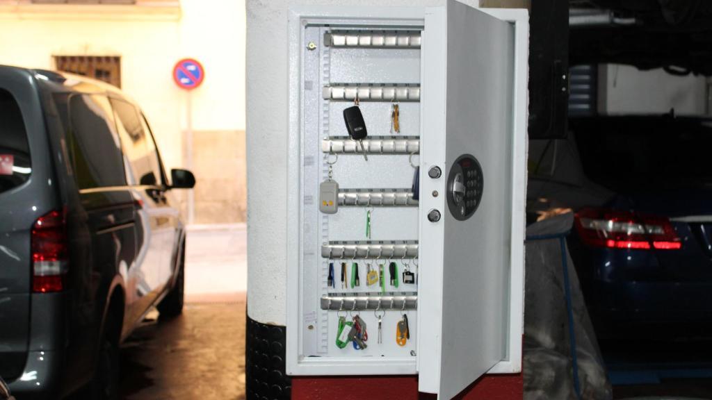 Cajetín en el que las empresas de 'aparcacoches' guardan las llaves de los clientes