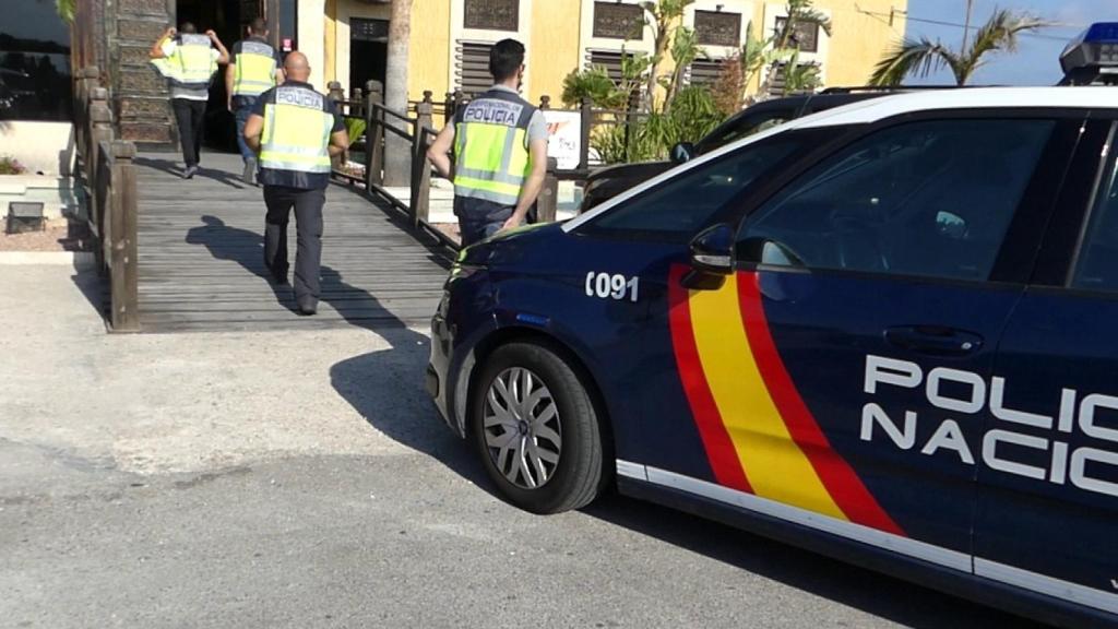 La Policía Nacional detuvo a cuatro trabajadoras del club como presuntas autoras de la estafa