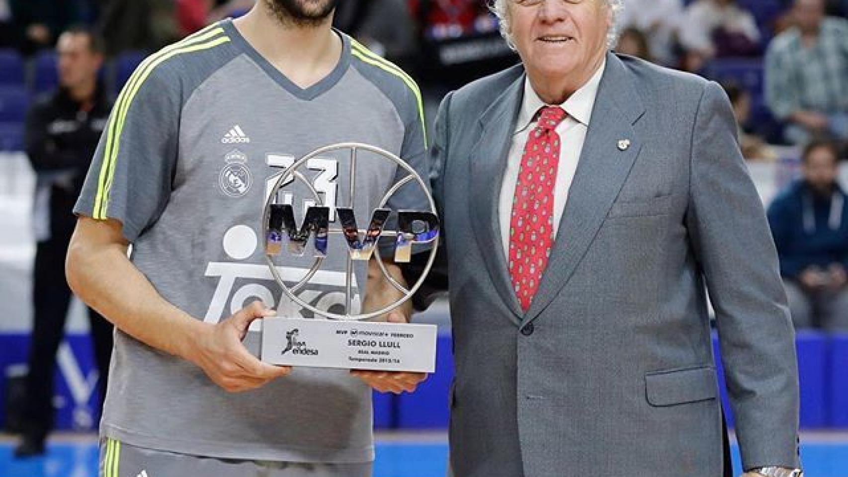Sergio Llull junto a Emiliano Rodríguez.