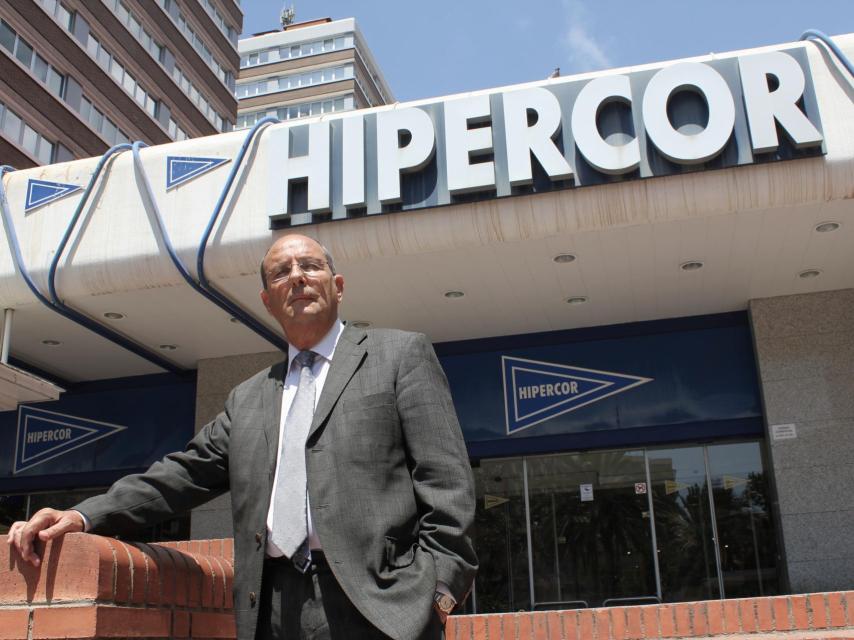Pedro Ortega accedió a Hipercor por esta puerta, la principal.