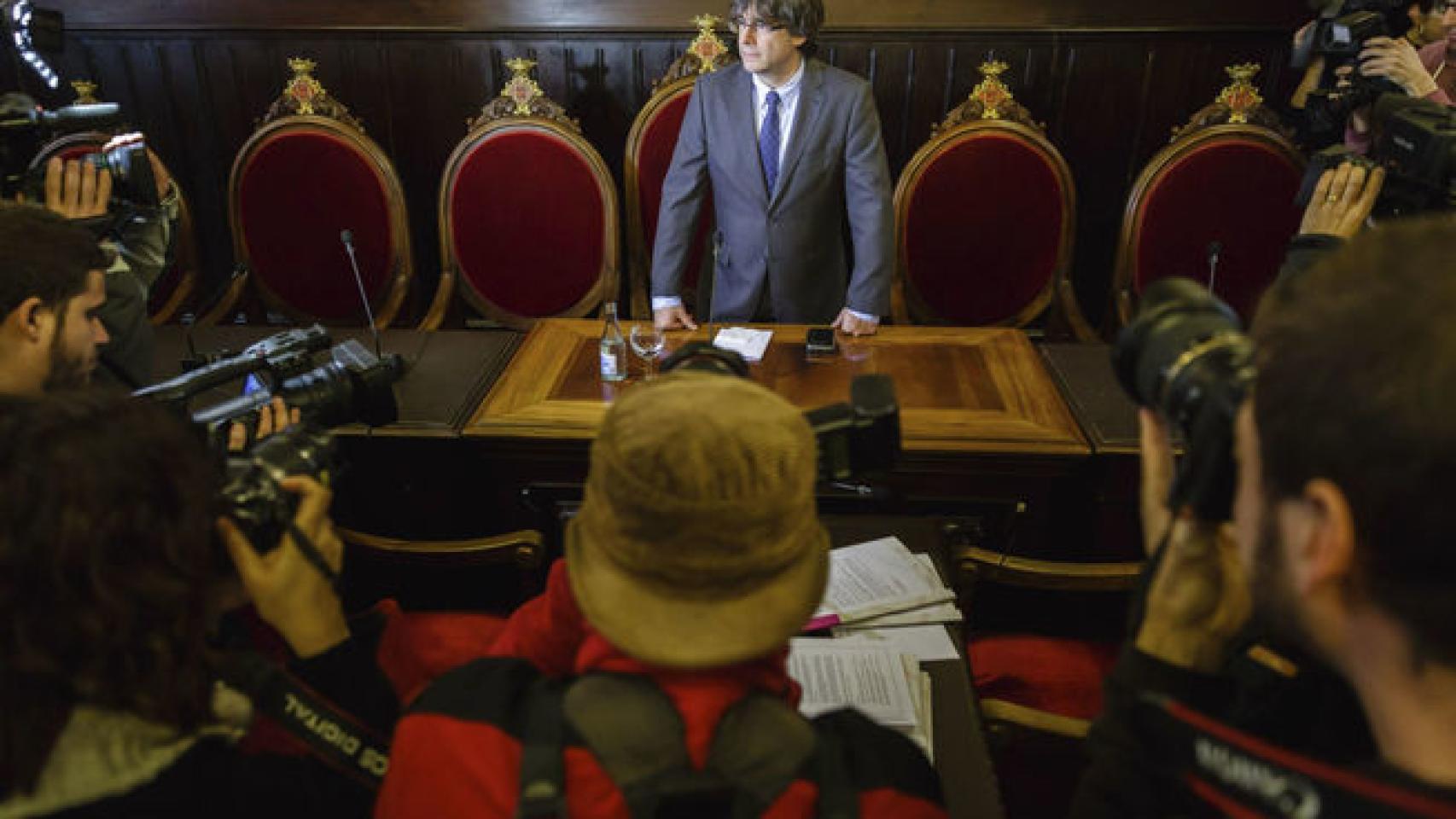 Carles Puigdemont en el Ayuntamiento de Girona.