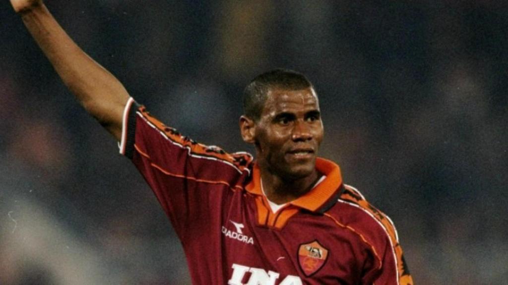 Aldair con la Roma. Foto asroma.com