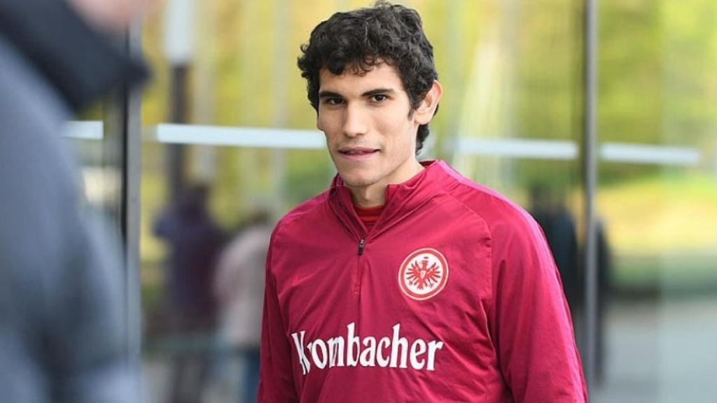 Jesús Vallejo con el Eintracht. Foto: eintracht.de
