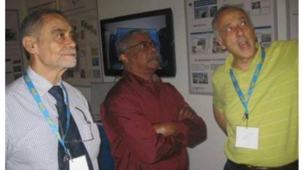 Guilherme Taveira (primero a la izquierda) en la Feria de Luanda en 2013.