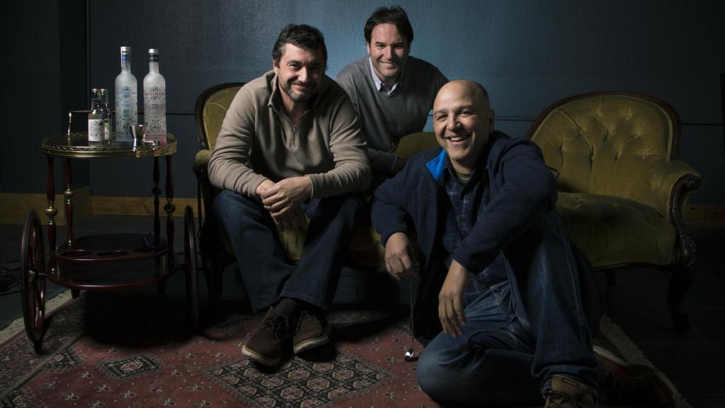 Los tres ingenieros que crearon la destilería. De izda. a dcha.: Javier Domínguez, Ramón Morillo y Víctor Fraile.