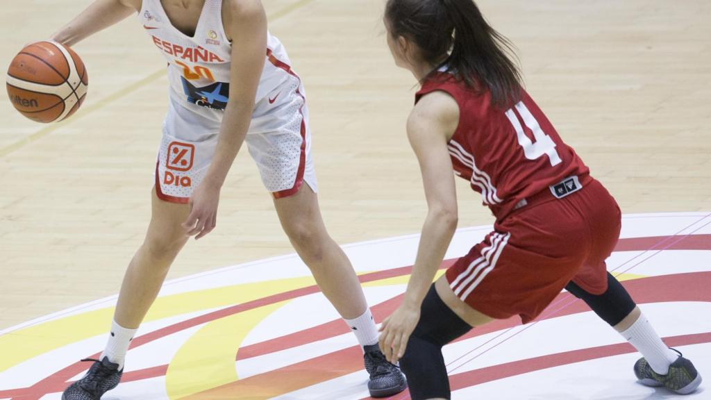 Leticia Romero en un amistoso contra Polonia.