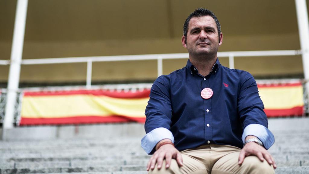 Roberto García, presidente de la asociación El Toro, tiene 37 años y es abonado desde el 97