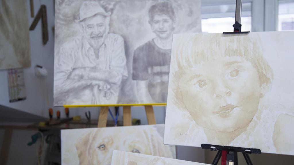 Las pinturas llevan una ligera capa de barniz de acuarela para que perduren