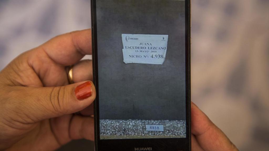 Juana no tiene ninguna intención de visitar el cementerio de Málaga. Foto: Fernando Ruso.