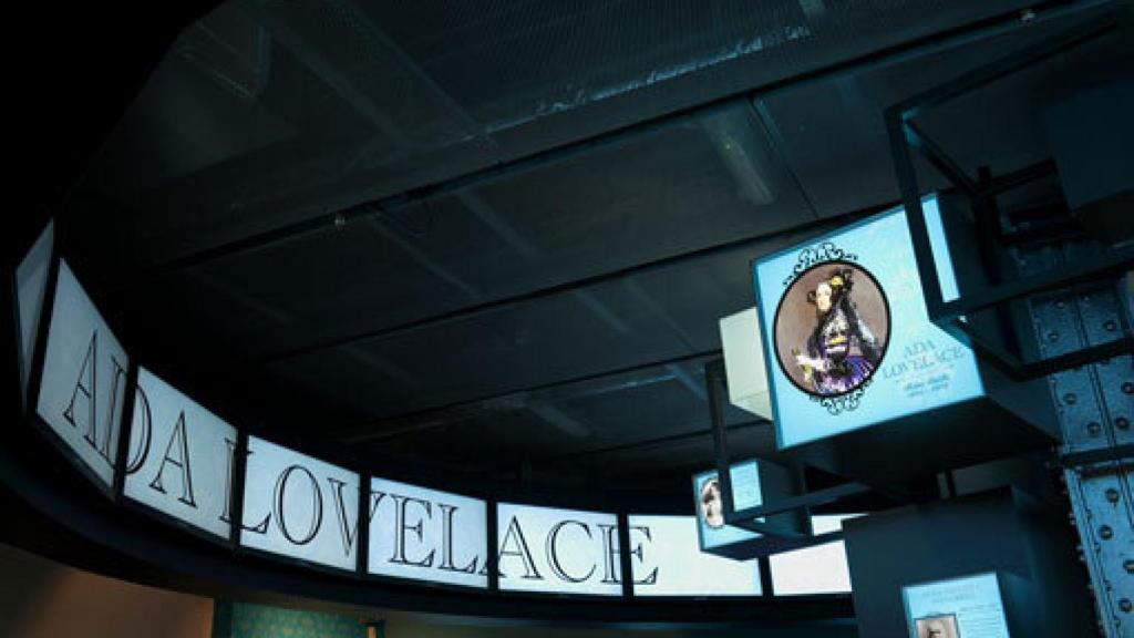 Vista de la exposición 'Ada lovelace. la encantadora de números', en la Fundación Telefónica