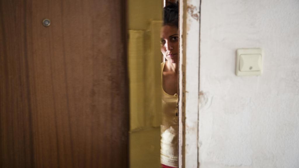 Josefa pesa 45 kilos. Dice que la ansiedad que padece por la situación que vive su familia le impide coger peso.