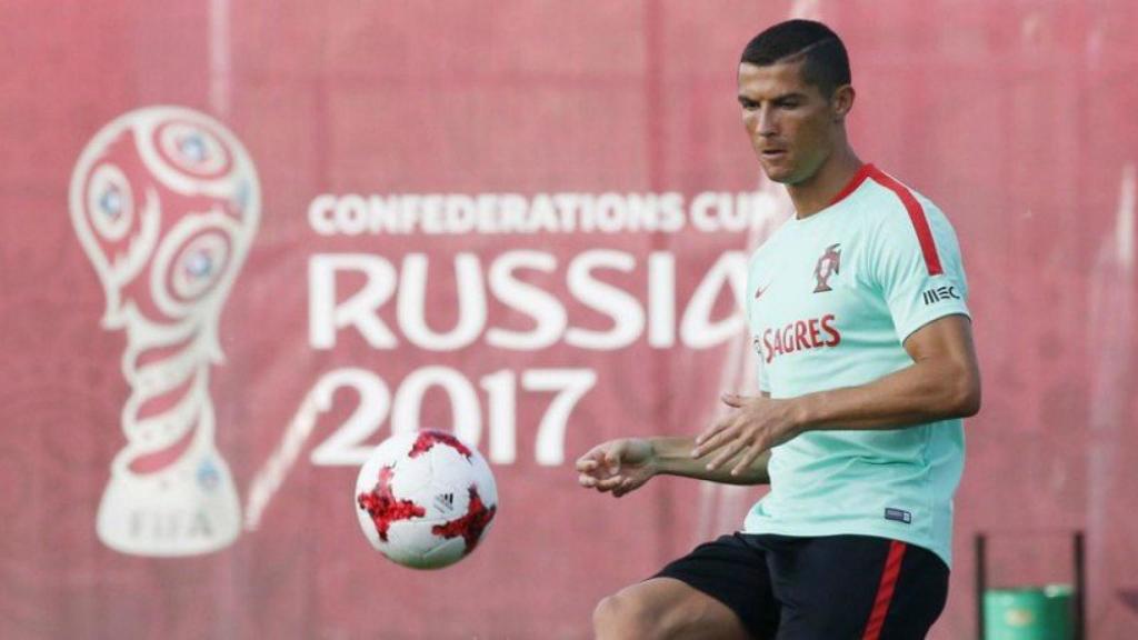 Cristiano entrena con Portugal. Foto- Twitter (@selecaoportugal)