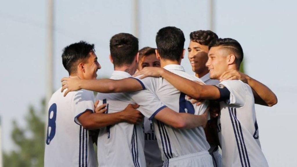 Juvenil A celebrando la victoria frente al Villarreal