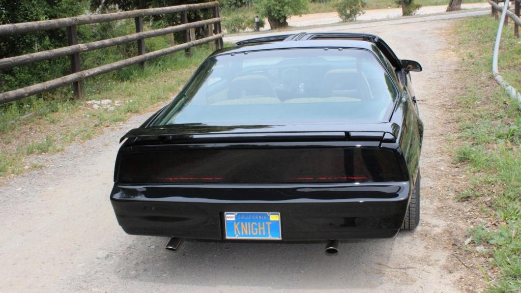 El coche fantástico de Sabadell tiene la misma matrícula de California que el original