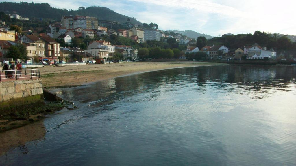 Imagen de la playa de Arelonga, en Redondela (Pontevedra).