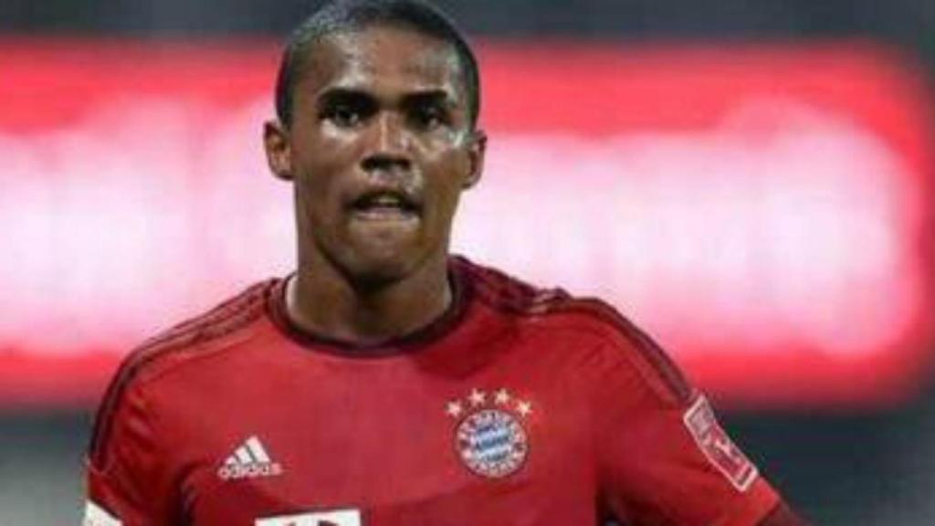 Douglas Costa durante un partido con el Bayern de Múnich. Foto: Twitter (@douglascosta)