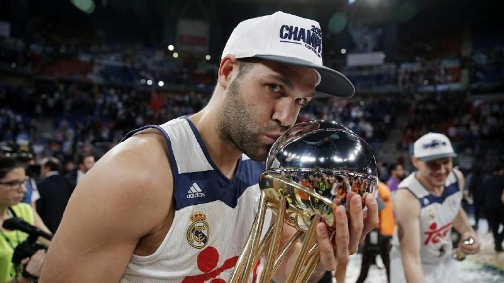 Felipe Reyes con la Copa. Foto: ACB