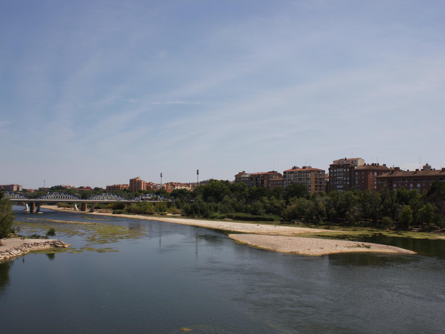 Imágenes del Ebro a su paso por Zaragoza