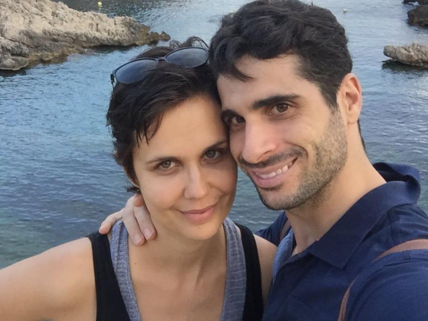 Miriam Sánchez junto a Cristo Vivancos, disfrutando de unas vacaciones.