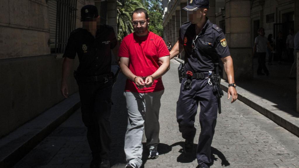 Luis Miguel Briz Torrico durante el juicio por el triple asesinato de sus padres y su hermana.