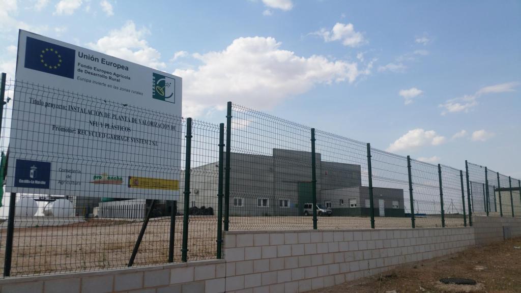 La empresa de recuperación de neumáticos de Javier Ruiz en Alcázar de San Juan.